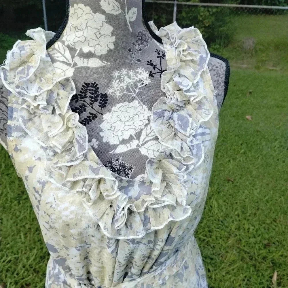 Adiva Blouse Ruffles - Picture 7 of 7